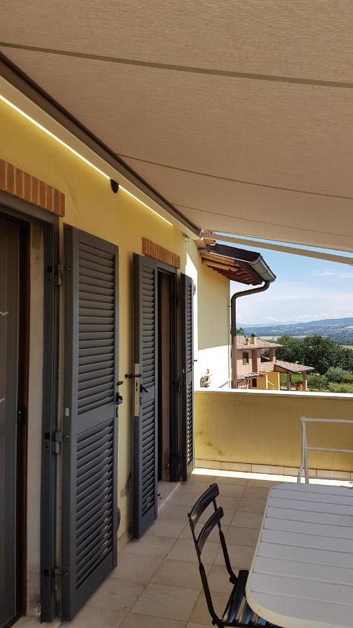 La Casa Di Marco E Lorella Fratta Todina Экстерьер фото
